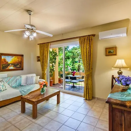 Lefkas Blue * Lefkáda